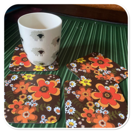 Oranje  Bruine onderzetters -flower power 4 stuks