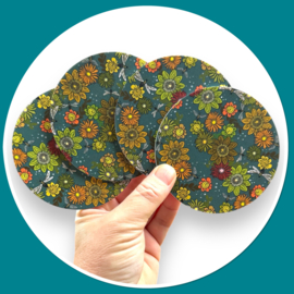 Ronde onderzetters -  bloemenprint op petrol Gerda