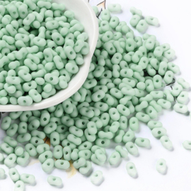Acryl kralen peanut shape – mintgroen – 7x4x3mm – ca. 200 stuks