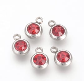 Stainless steel bedel met steentje – rood – 9×6×3 mm – 10 stuks