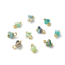 Bedels met facet kraal driehoek groen mix – 8x6x6mm – per 5 stuks