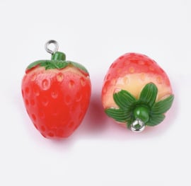 Bedel resin aardbei 29x20x20 mm – per stuk