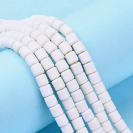 Polymeer kralen – mat wit 6x6mm – ca. 65 stuks