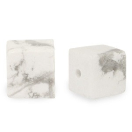 Natuursteen kralen – kubus 4 mm (wit/grijs) – 10 stuks