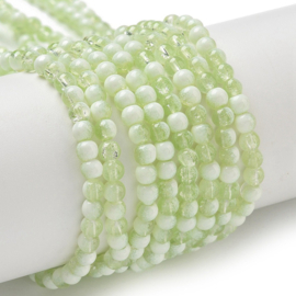 Glaskralen crackle lichtgroen-wit – 4,5mm – rijggat 0,7mm – ca. 50 stuks – Superdeal
