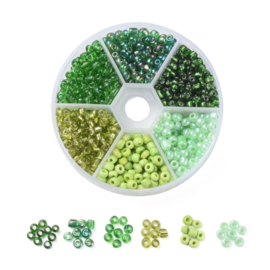 Rocailles mix groen in opbergdoos – ca. 4 mm – ca. 85 gram
