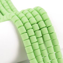 Polymeer kralen – mat pistachegroen 6x6mm – ca. 65 stuks