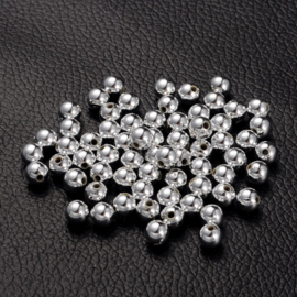 Kunststof kralen zilverkleurig – 6mm – 50 stuks