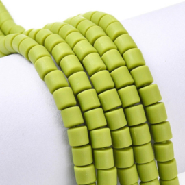 Polymeer kralen – mat olijfgroen 6x6mm – ca. 65 stuks