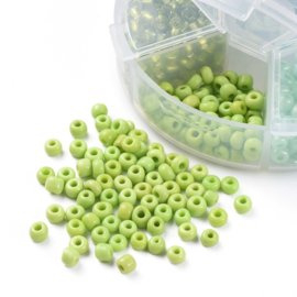 Rocailles mix groen in opbergdoos – ca. 4 mm – ca. 85 gram