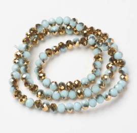 Glaskralen facet lichtblauw met goud – 6x5mm – ca. 80 stuks