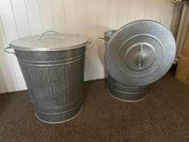 Metalen prullenbakken 2 stuks met deksel