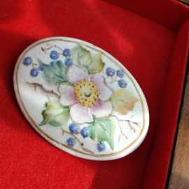 Vintage Broche Porselein 6 cm.