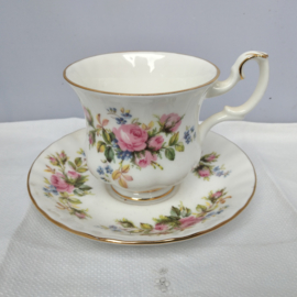 Royal Albert - Moss Rose - damesmodel kop en schotel