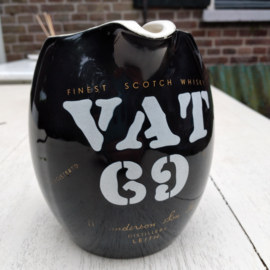 VAT 69 whiskey waterkan