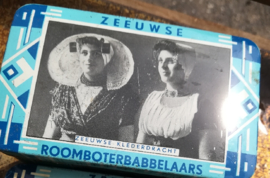 Blikje Zeeuwse roomboter babbelaars klederdracht