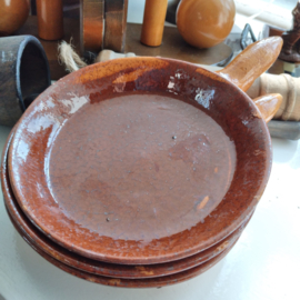 Franse terracotta ovenschaaltjes met handvat