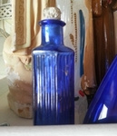 Blauw fles met kurkje  10 cm