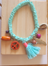 Surf armband mint groen met bedels