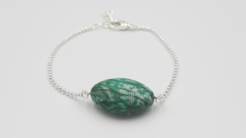 Armband met groen, witte gemêleerde steen