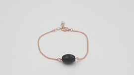Armband met facet zwarte geslepen steen, rosé goud.