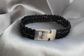 Zwarte leren armband met 6 strengen en RVS T-sluiting  | By Lins