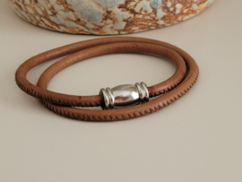 Rond leren wikkel armband