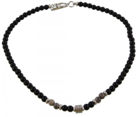 Zwarte ketting met grijze flash steen