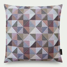 586 Triangle dot brown C03 55x55 cm