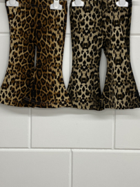 Tijgerprint Flared broek bruin.