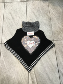 ‘Love’ poncho