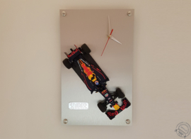 Jaylu Limited Edition wanddecoratie klok RED BULL RB12 TAG HEUER F1 #33 MAX VERSTAPPEN GP SPANJE 2016 1:18