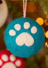 Vilten kerstbal met dieren poot