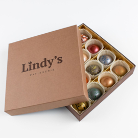 Chocolade - Geschenkdoos - 16 smaken bonbons - Lindy's Patisserie