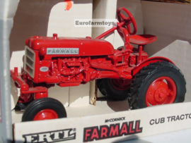 E00235 CIH Farmall CUB