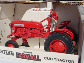 E00235 CIH Farmall CUB