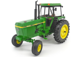E45472 JD 4640 2WD 40th ann