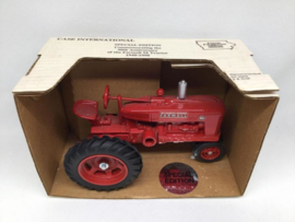 JLE0896 CIH Farmall M