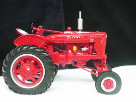 E14275 IHCP #20 Farmall MV '03