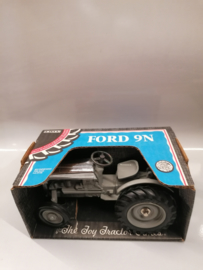 E04924 Ford 9N