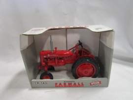 E00250DA CIH Farmall Super AV