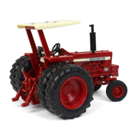 B44271 IH.Farmall 856 duals