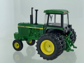 B43380 John Deere 4440 Duals