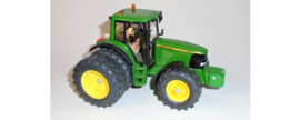 LCN'03 John Deere 6820