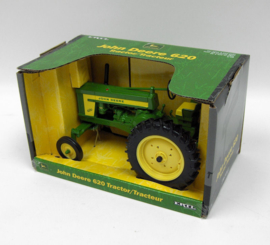 E15428 John Deere 620 Tractor