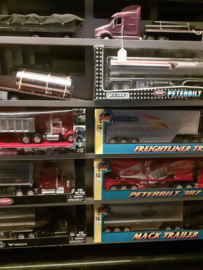 New-Ray en Jada 2' item 50% korting