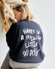 Sweater  'Happy in & million litle ways' donker blauw  TU