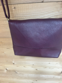 Handtas overslag  middenmaat cassis