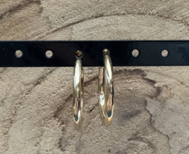 Hangoorbel stainless steel goud ringetje met draaipatroon