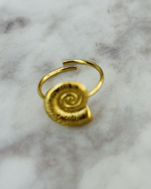 Stainless steel ring goudkleurig schelp gedraaid     – verstelbaar
